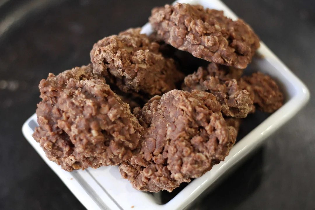 EASY NO BAKE OATMEAL COOKIES for Quick Sweet Treats!