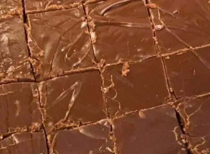 Delicious old fashioned fudge, a rich and creamy chocolate treat.