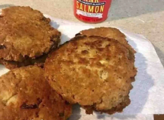 Delicious Southern fried salmon patties served with dipping sauce.