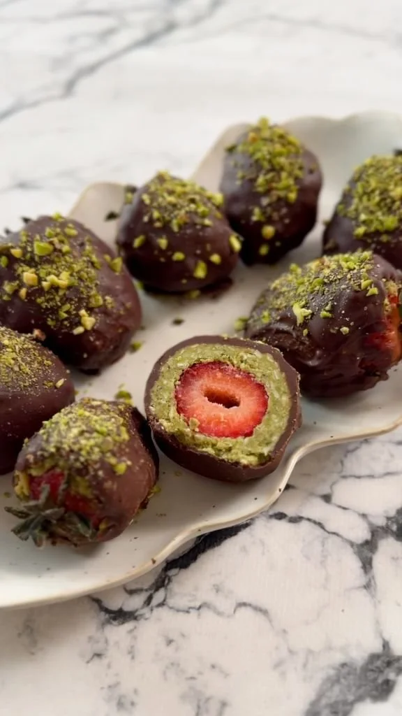 Delicious chocolate-covered strawberries from Dubai, perfect for gifts and treats.